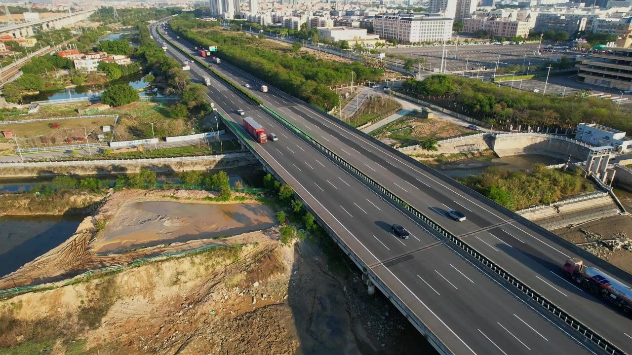 航拍高速公路交通景观