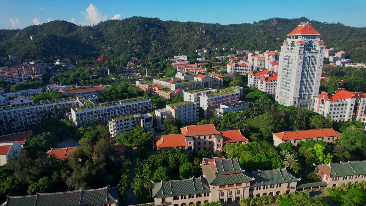 航拍厦门大学建筑风光