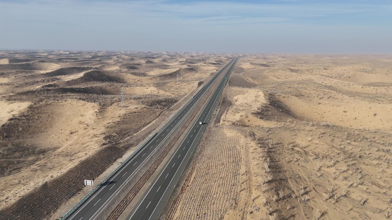 新疆S21沙漠公路 4
