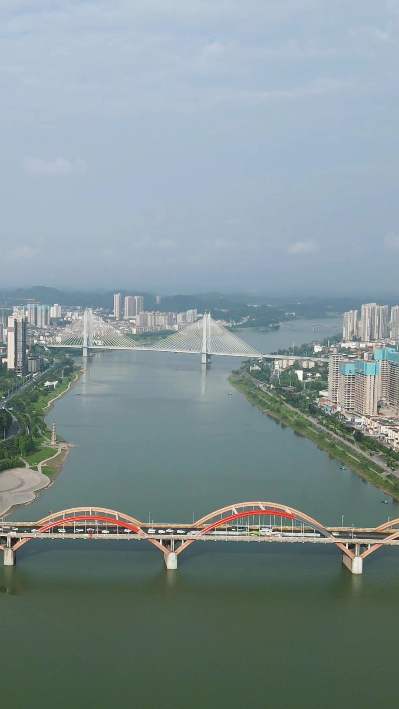城市航拍湖南益阳龙洲大桥竖屏