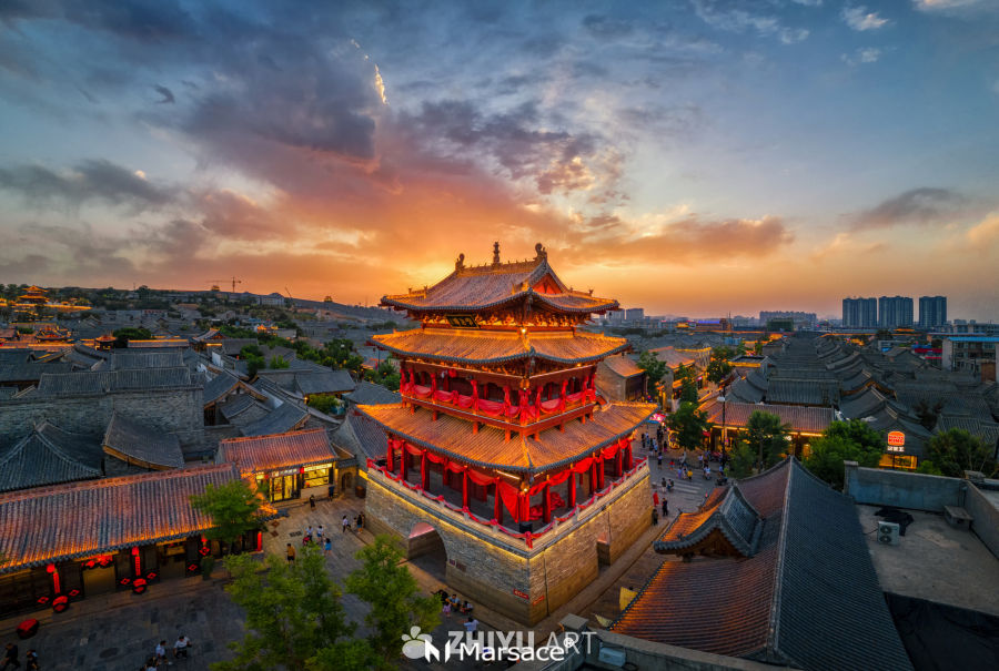 山西忻州古城明月楼火烧云全景