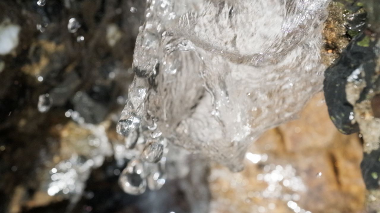 泉水小溪瀑布4K实拍镜头