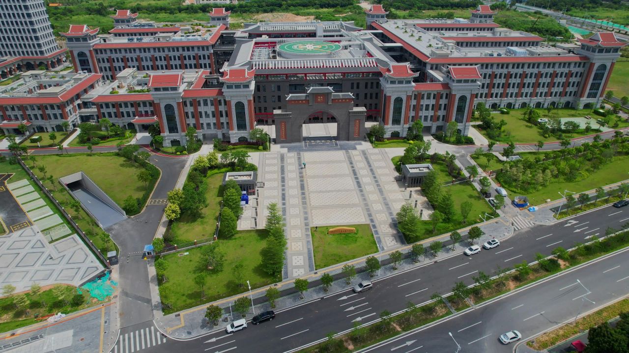 航拍四川大学华西厦门医院 6