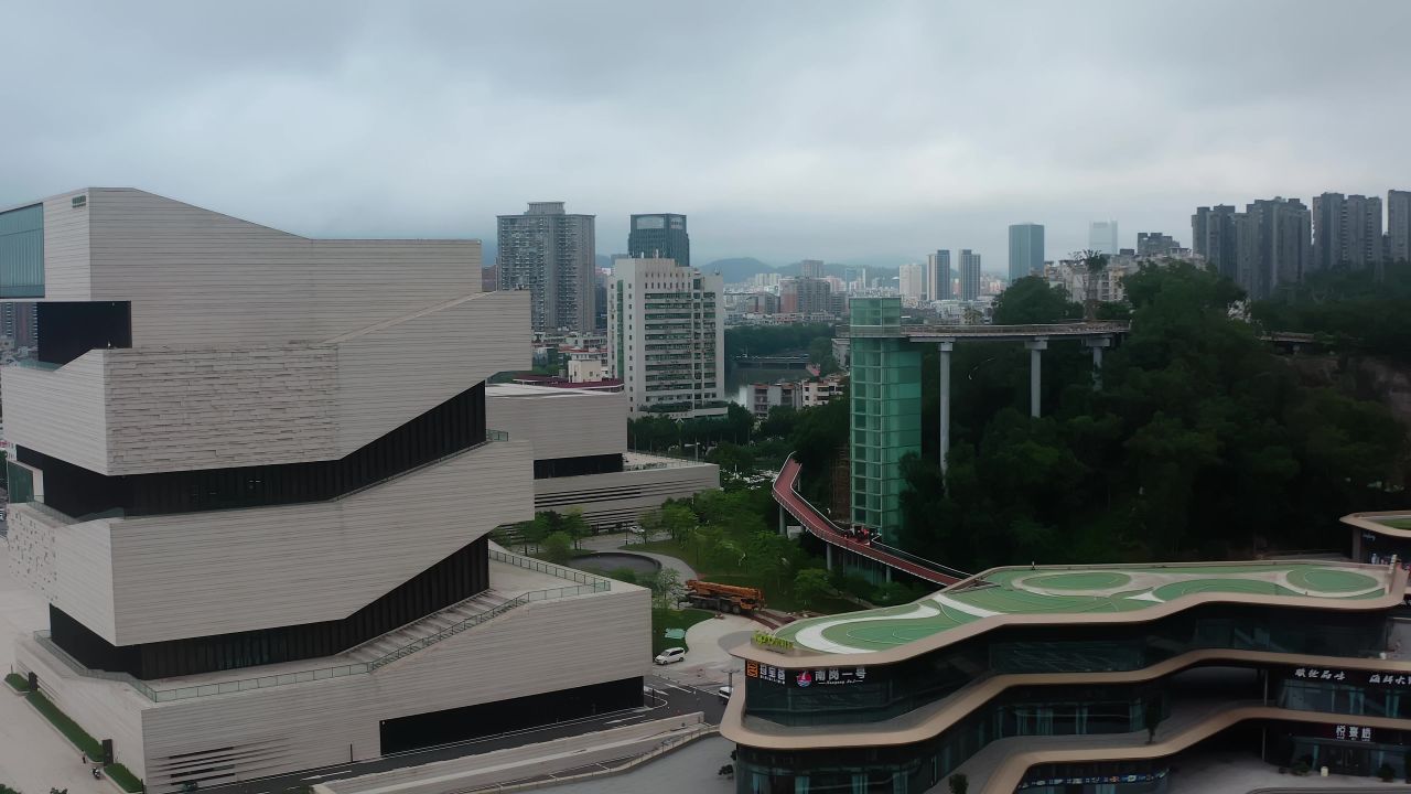 地标建筑上空昨天的云世界十陆