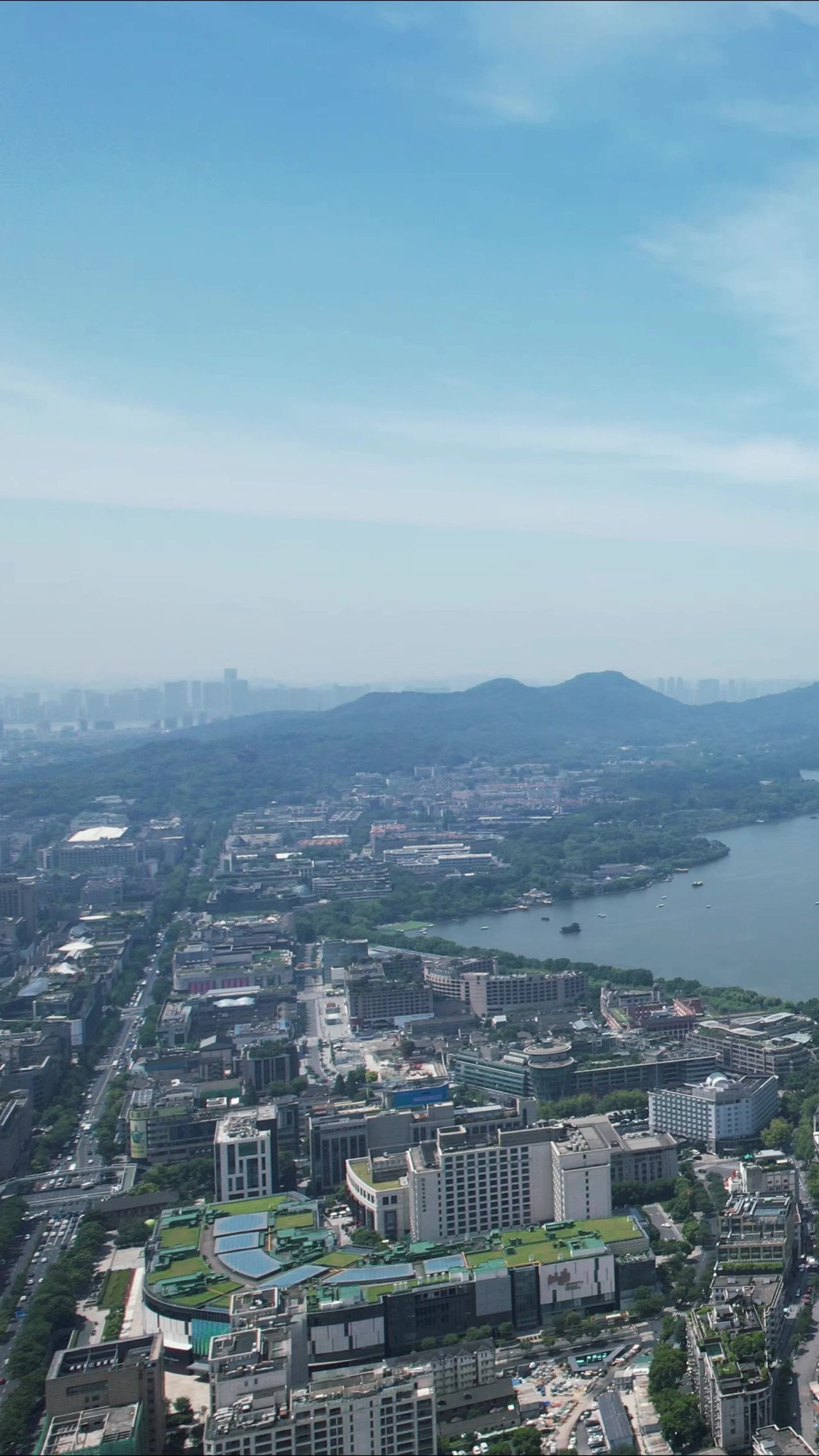 浙江杭州城市大景西湖竖屏航拍 