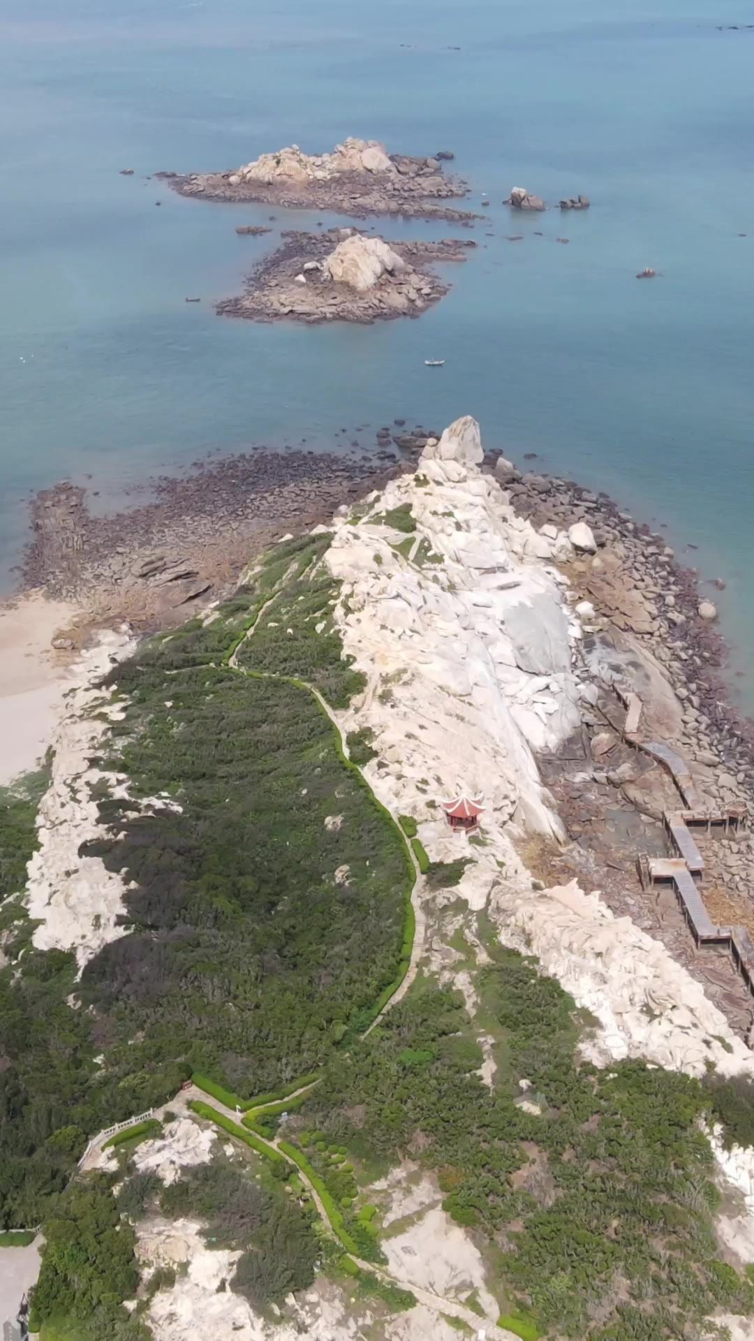 航拍大海岛屿竖屏