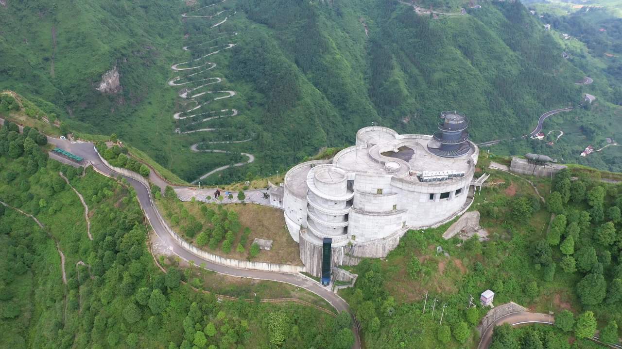 绿色生态贵州晴隆二十四道拐公路航拍