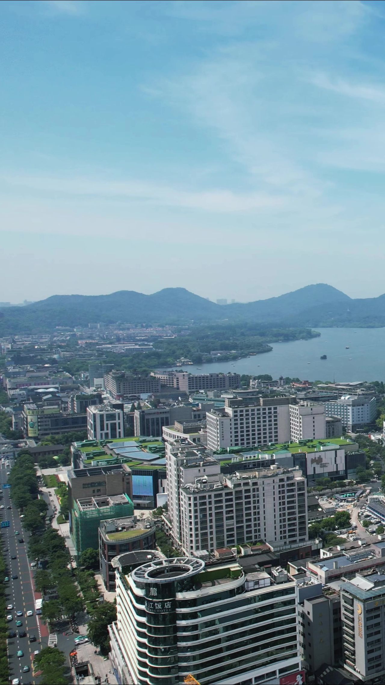 浙江杭州城市大景西湖竖屏航拍 