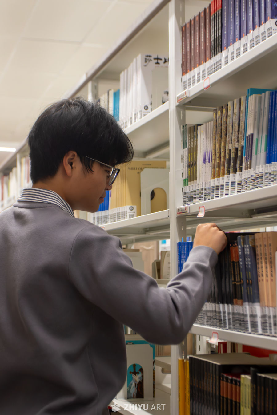 图书馆里的学习时光