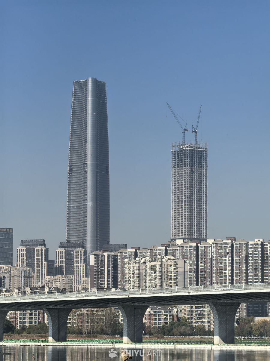 水静万佛湖，风微湖岸幽