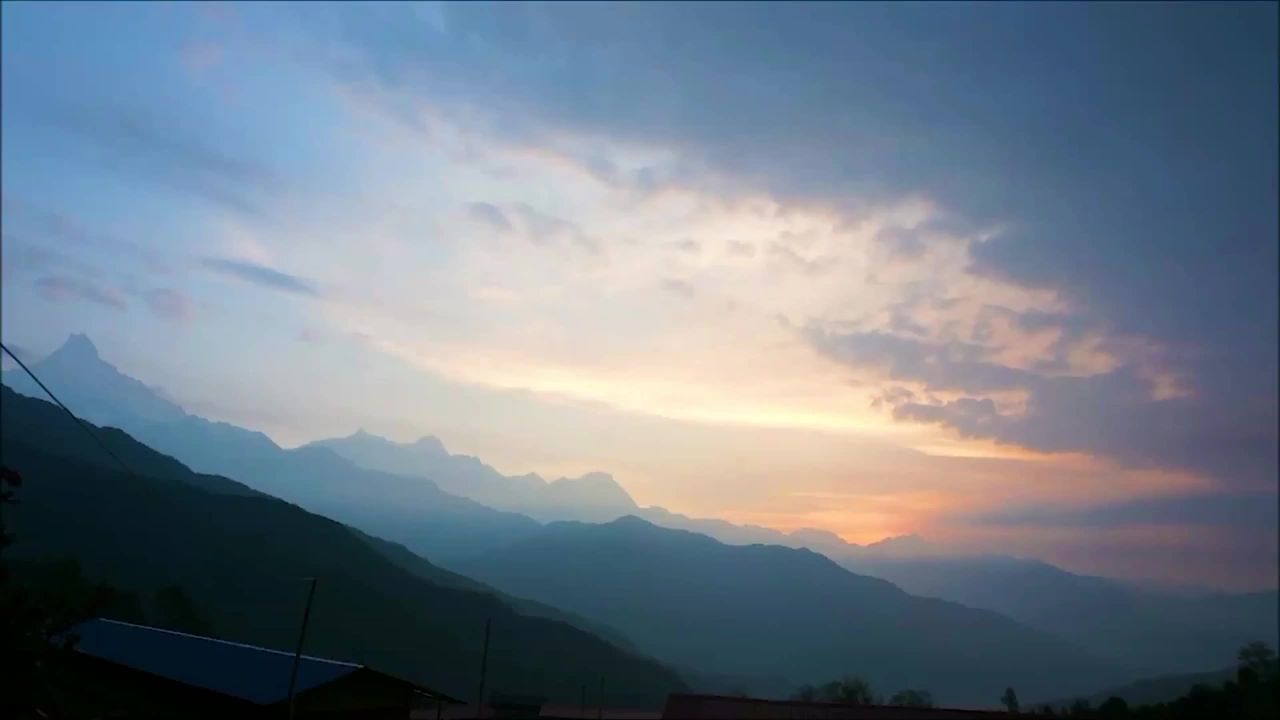 喜马拉雅山尼泊尔山云