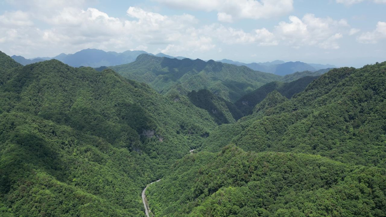航拍祖国壮丽山川湖北神农架林区