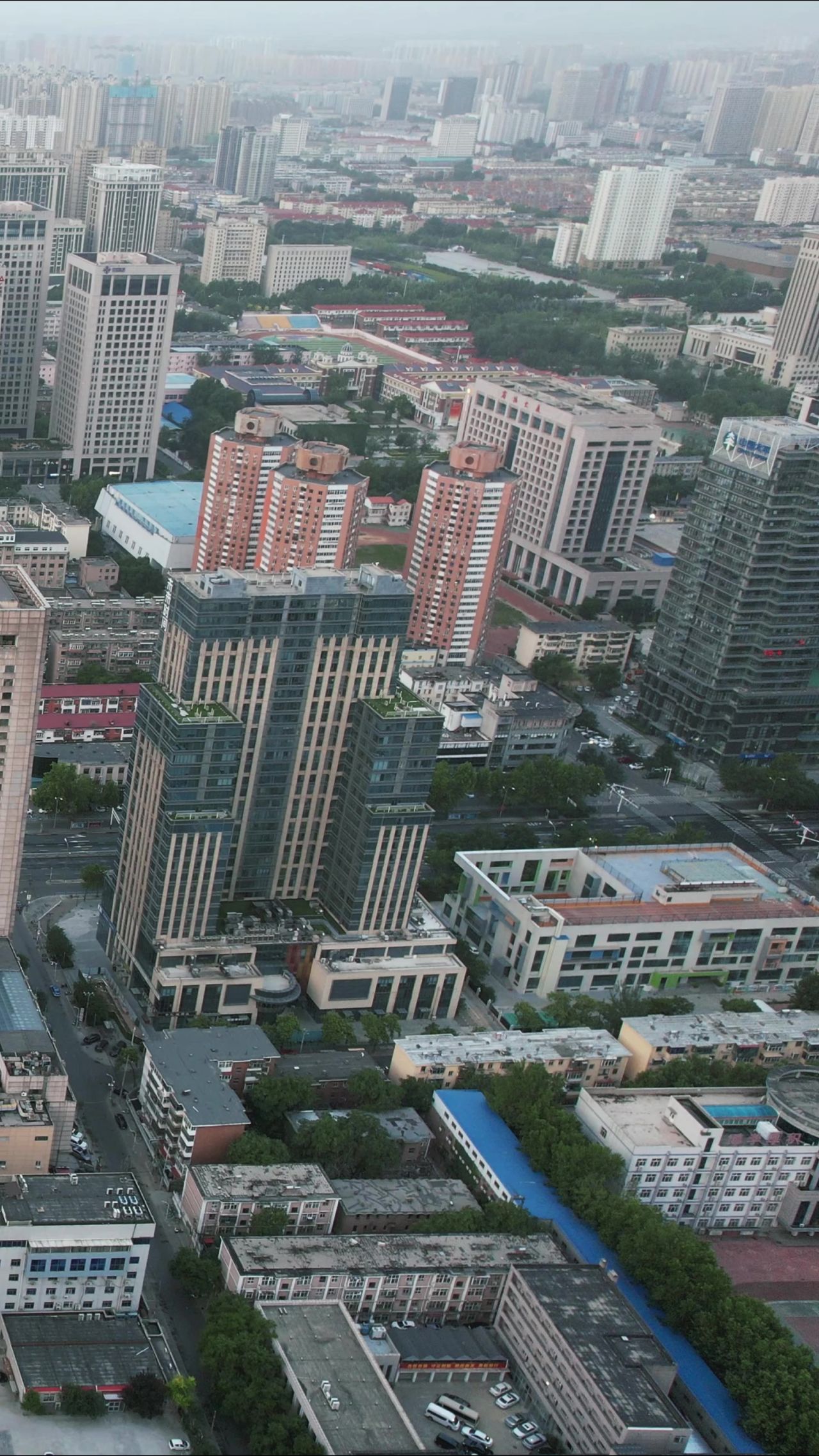 河北邯郸城市风光竖屏航拍 