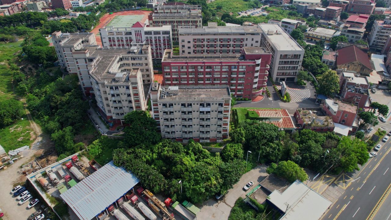 航拍厦门海沧中专职业学校 1