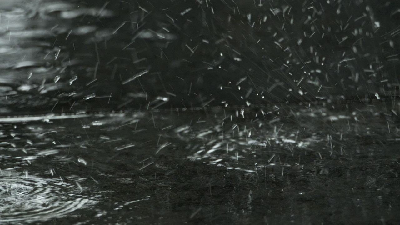 清明下雨阴天4K实拍空镜
