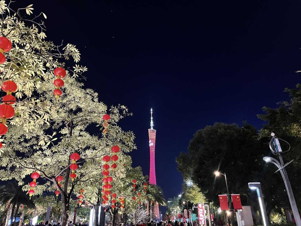 广州塔下的夜色