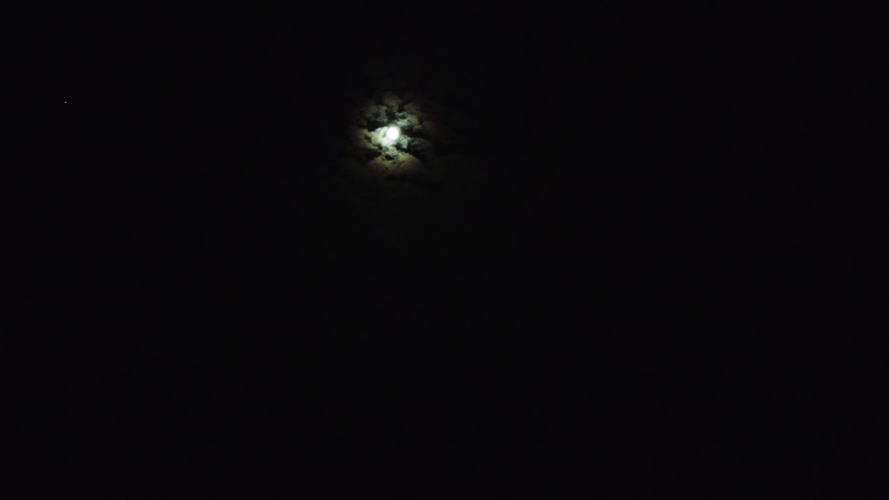 夜间月亮