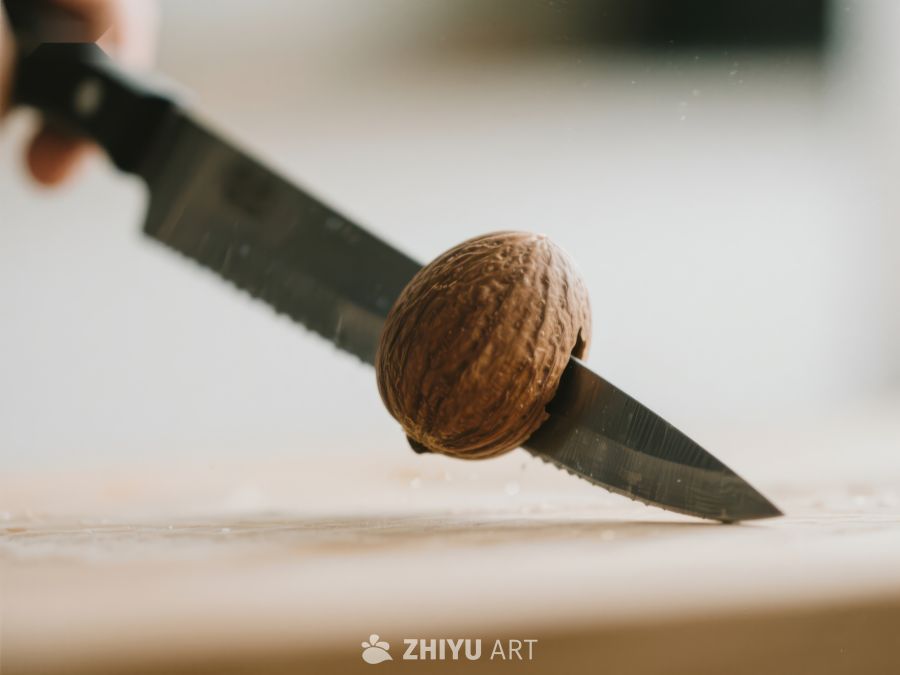 刀刃上的核桃特写 228