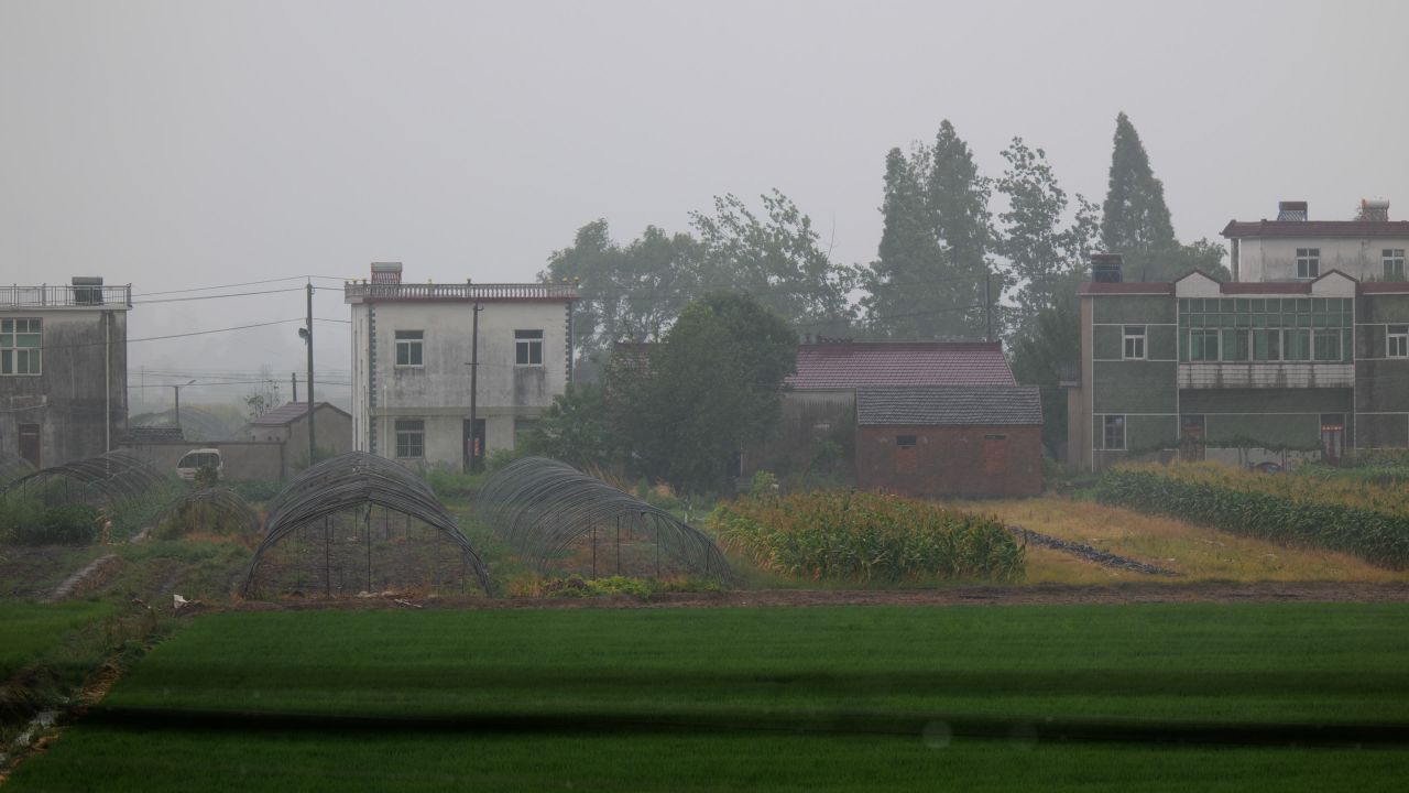 瓢泼大雨空镜