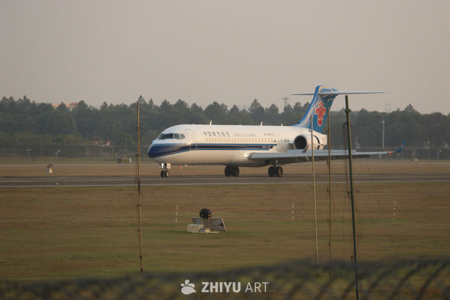 中国南方航空飞机准备起飞