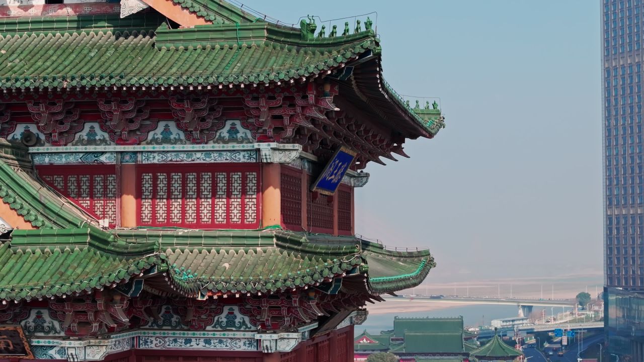 江西南昌滕王阁城市建筑航拍 3