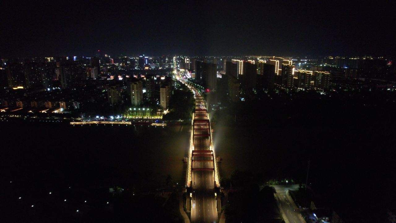 江苏宿迁城市夜景灯光交通车辆行驶航拍 