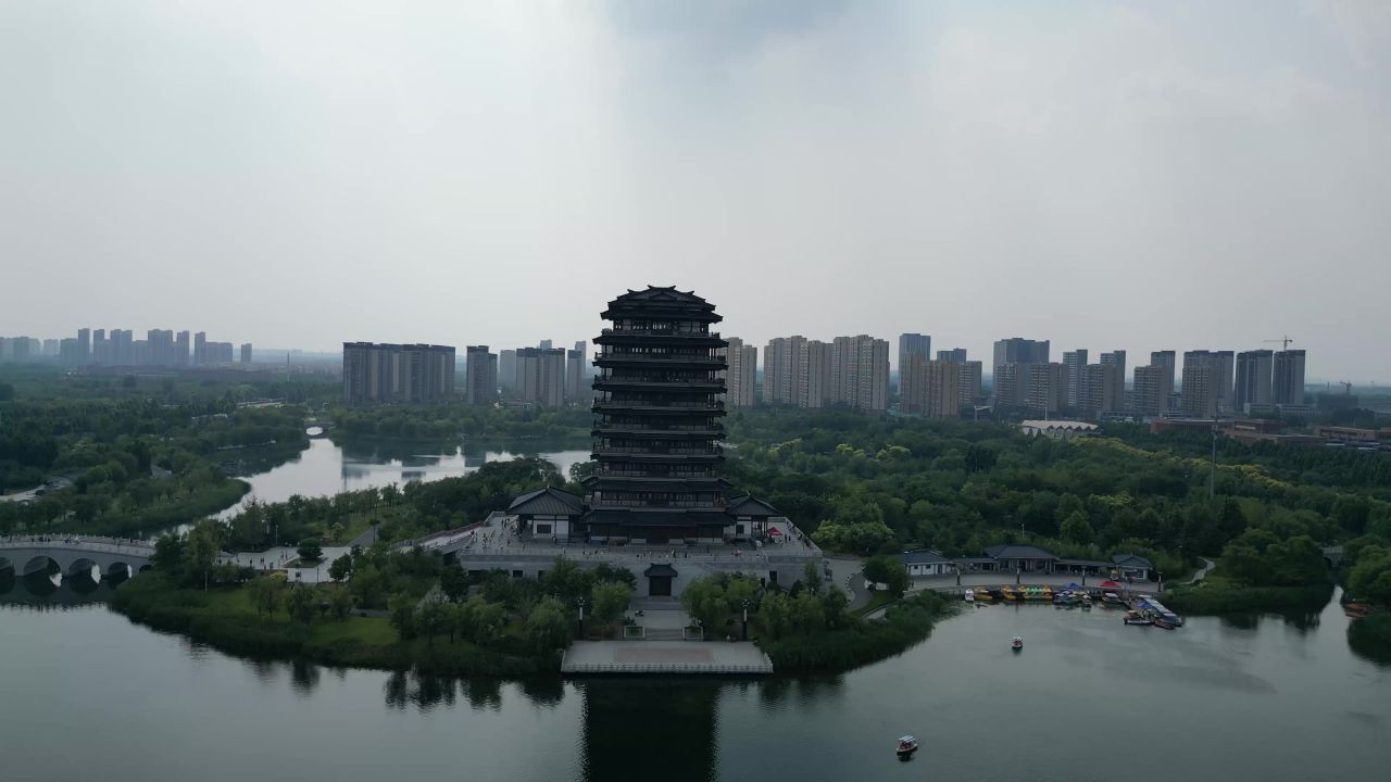 航拍山东淄博齐盛湖公园海岱楼