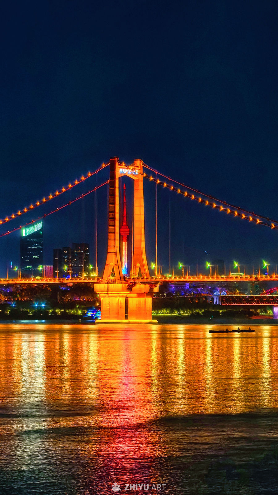 武汉鹦鹉洲长江大桥与龟山电视塔合体