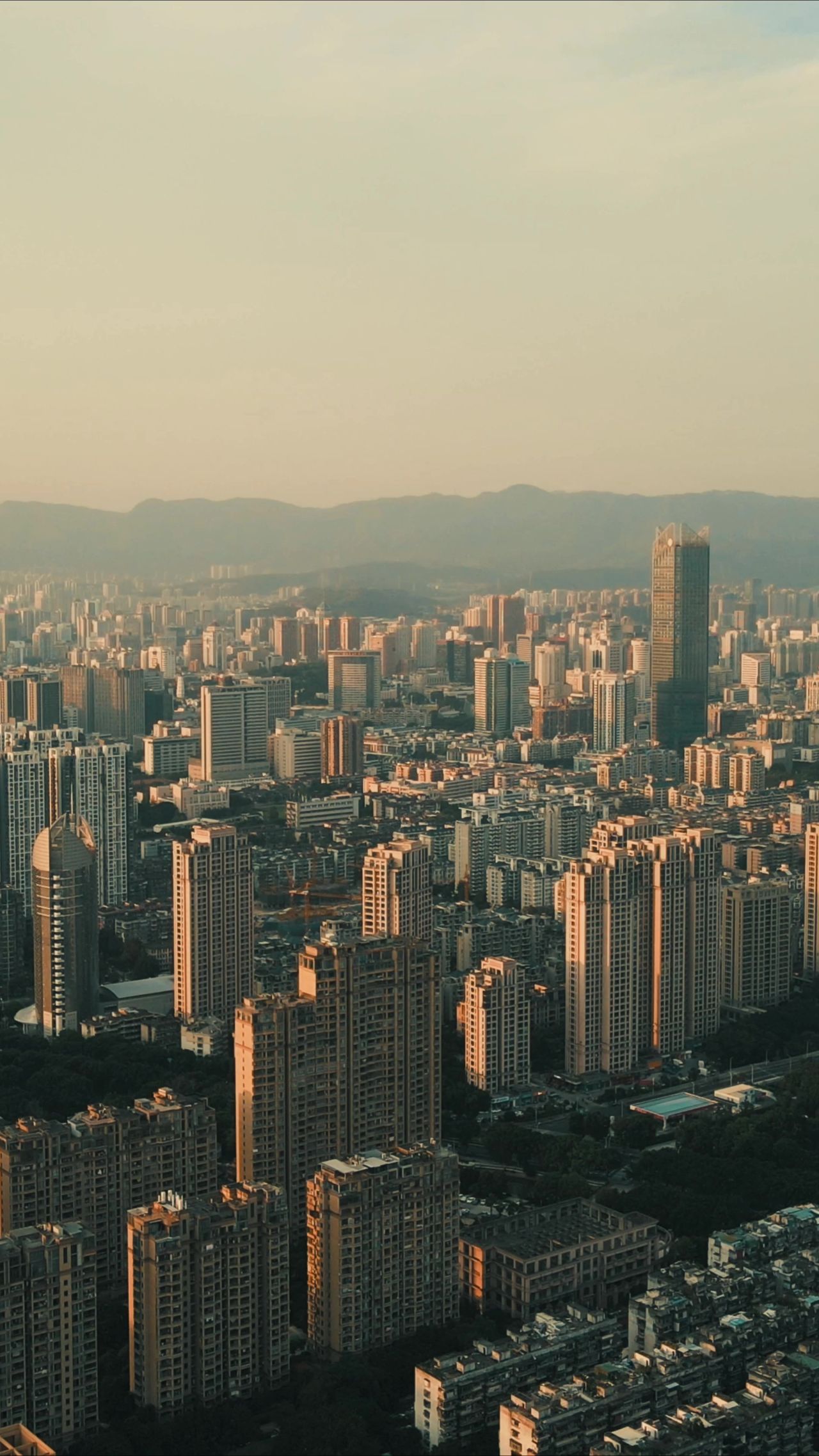 城市航拍贵阳城市清晨竖屏航拍