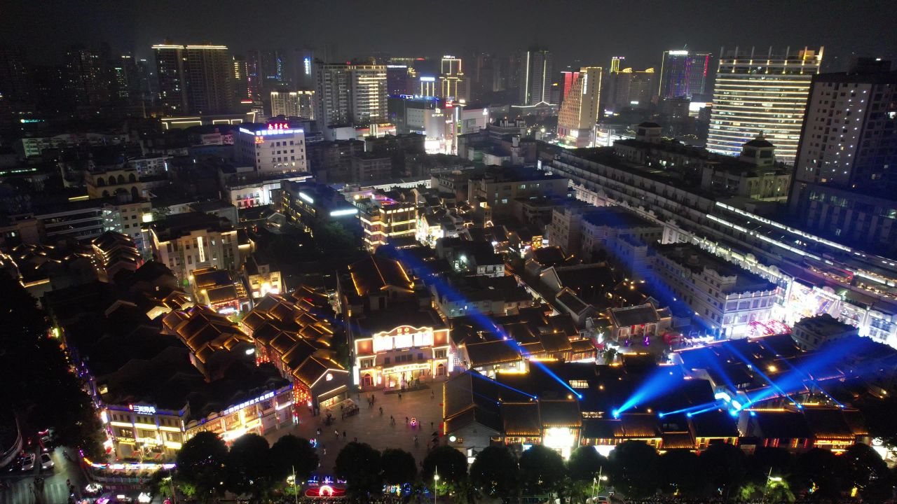 广西南宁三街两巷历史文化街区夜景