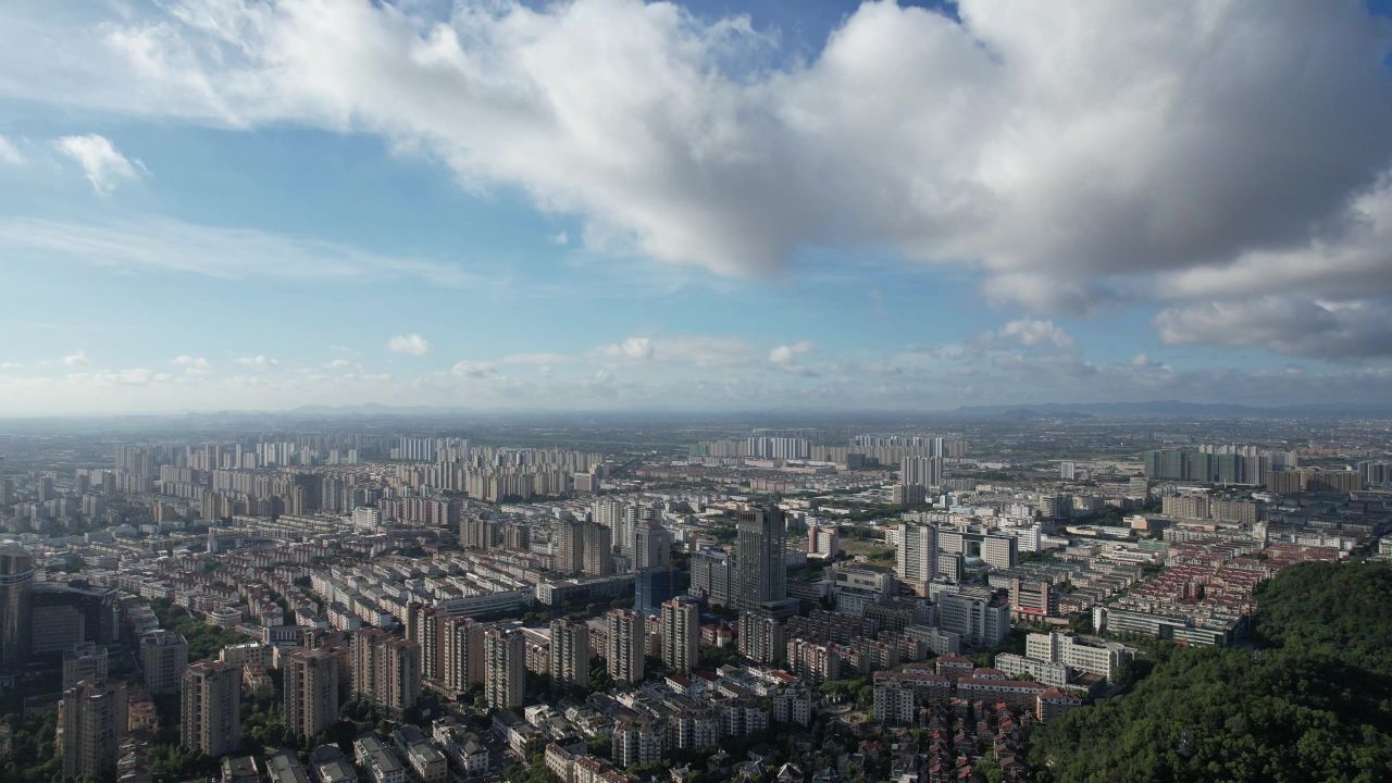 浙江台州城市天际线蓝天白云航拍 