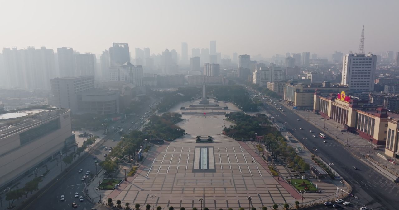 江西南昌八一广场城市风光航拍 6