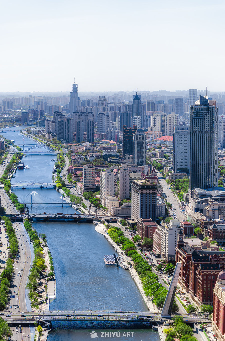 河畔都市全景