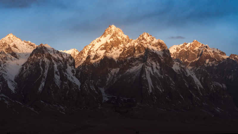 塔县雪山