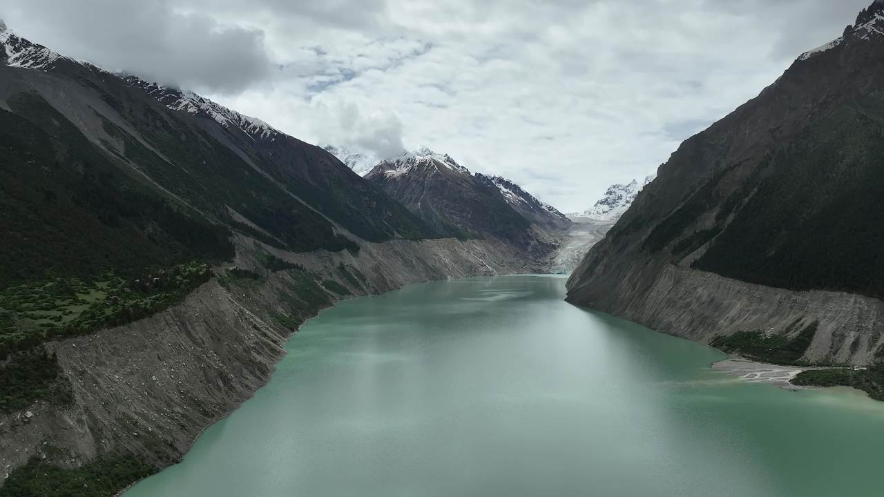 壮丽山川冰川湖泊航拍景观