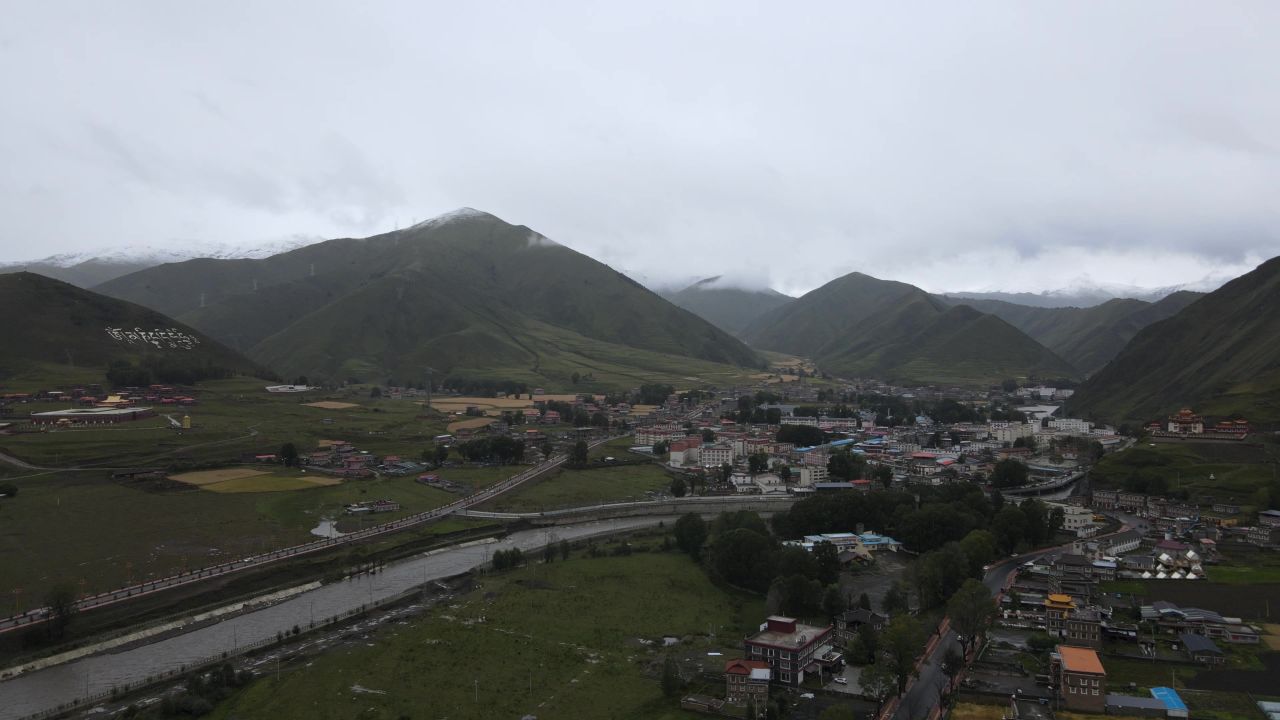 雨中新都桥航拍 16