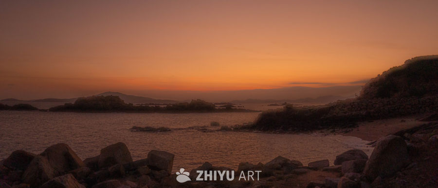 黄昏海岸的宁静之美