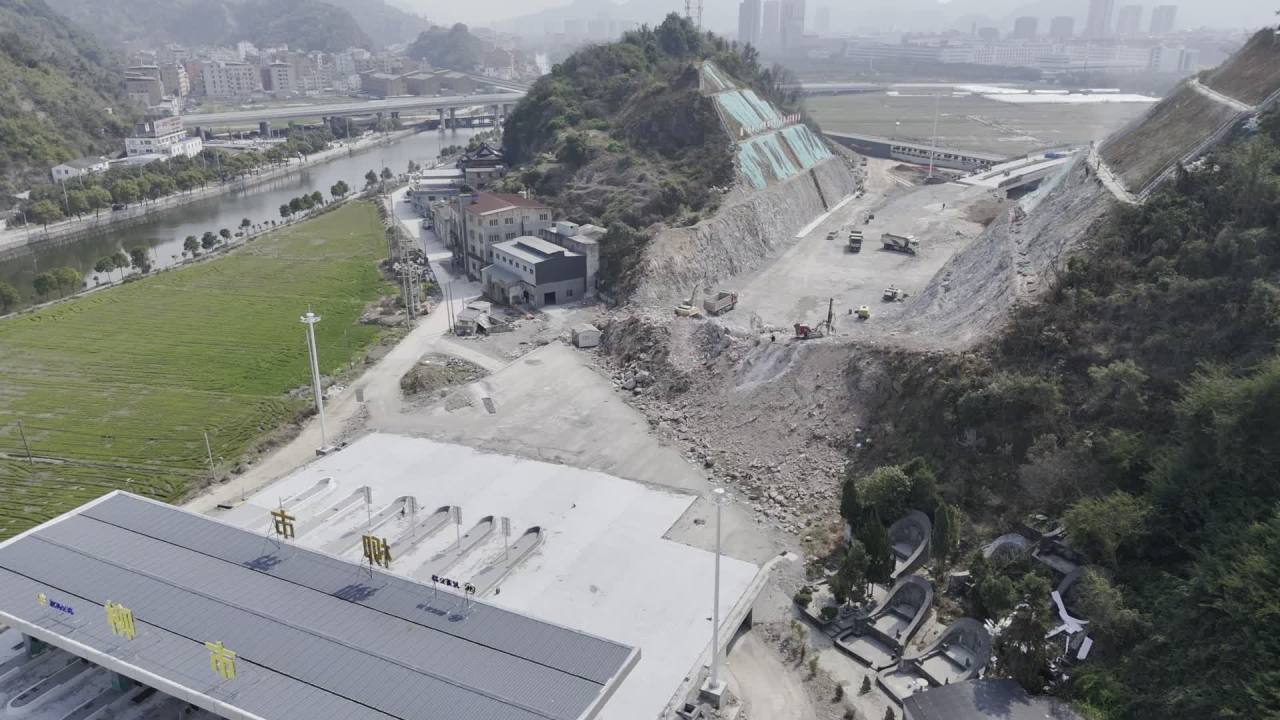 城市边缘的建设工地
