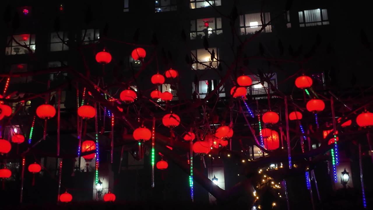 夜景红灯笼旋转镜头