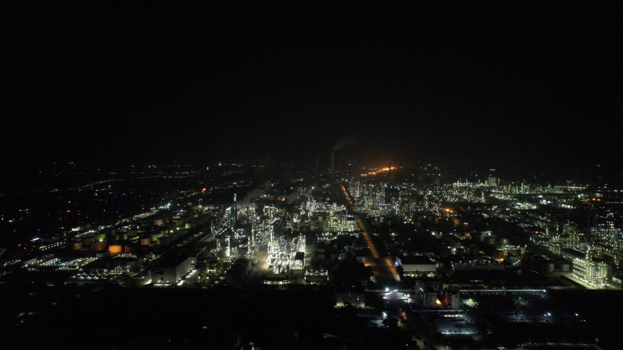 中国石化茂名石化工厂夜景航拍  