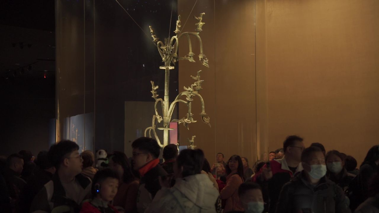 三星堆博物馆好多人 12