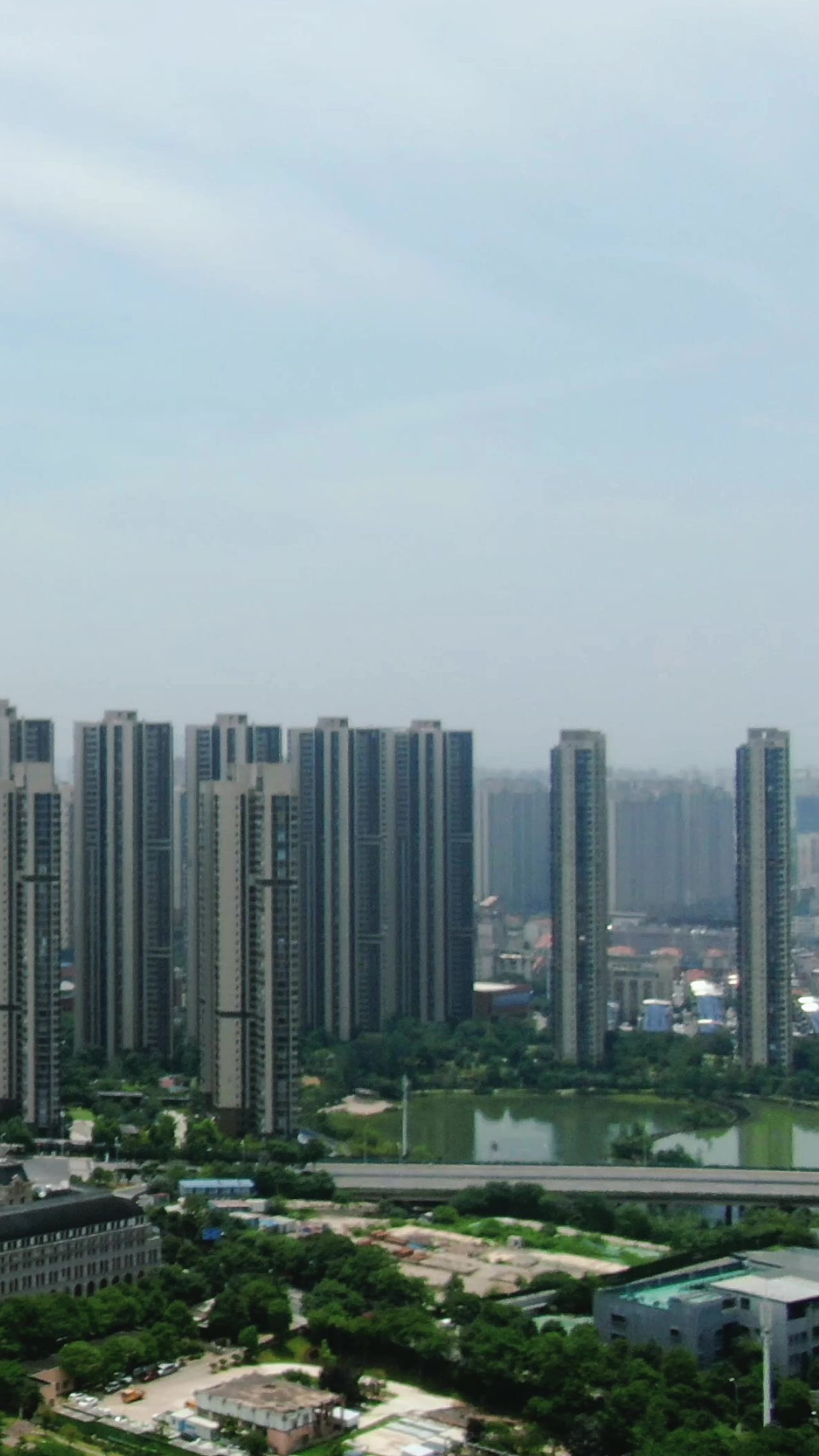 湖南长沙岳麓去高楼建筑竖屏航拍