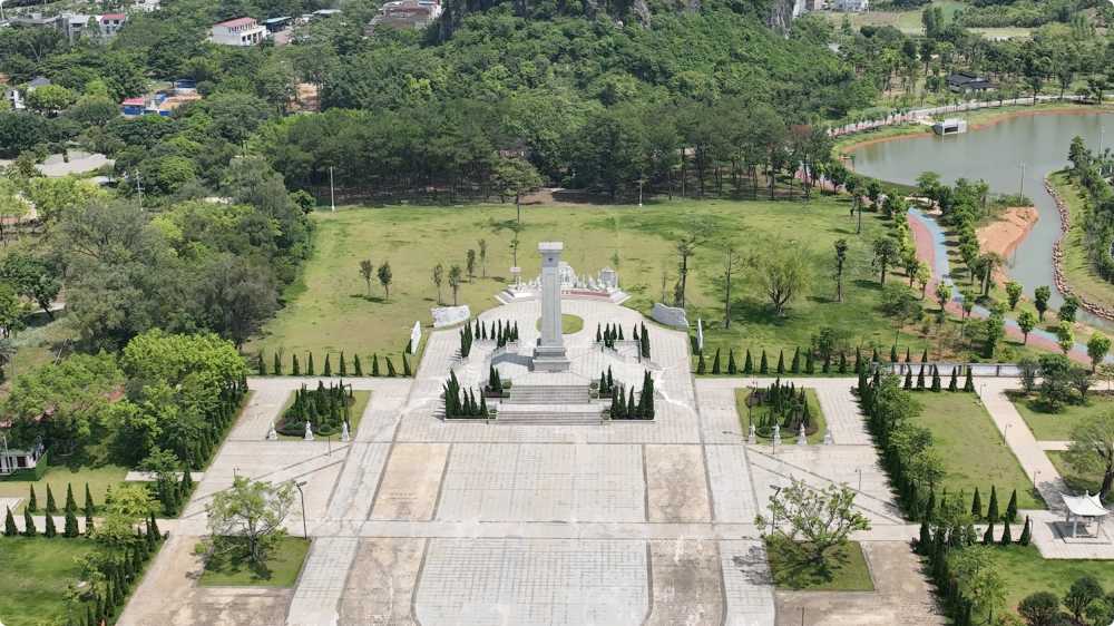 城市公园英雄纪念碑