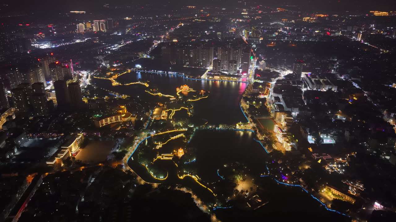 夜幕下的城市画卷