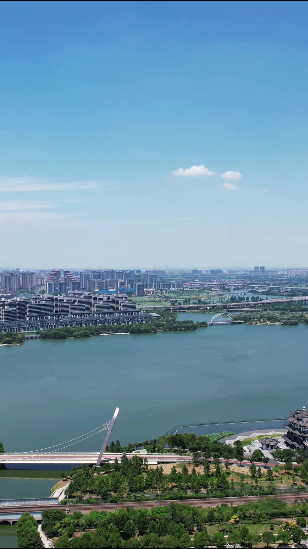 浙江绍兴城市风光迪荡湖竖屏航拍 