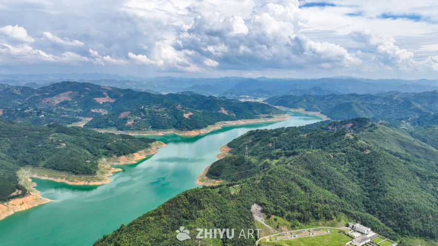 夏日贵州万峰湖 13