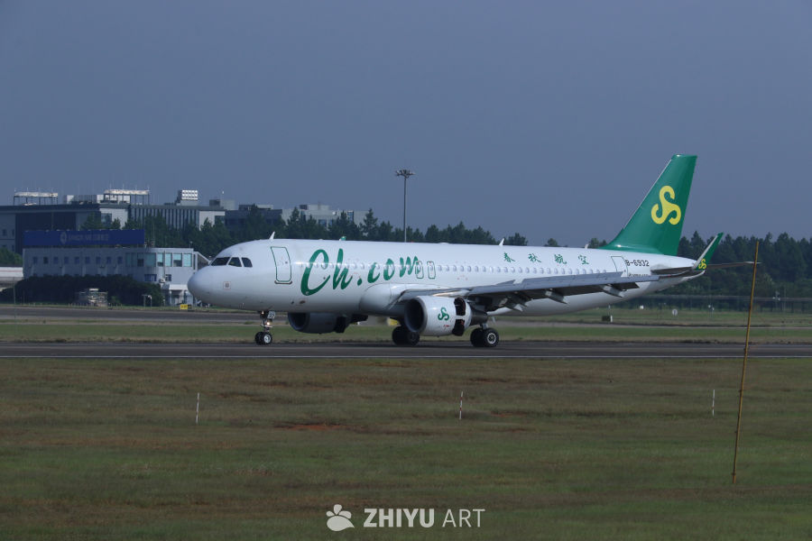 春秋航空飞机准备起飞