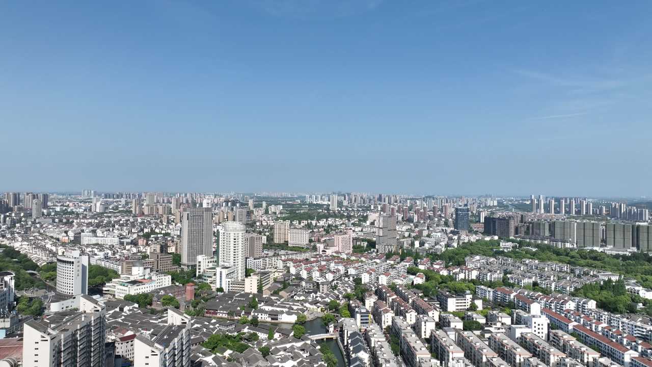 4K航拍浙江湖州城市建筑风光大景 9
