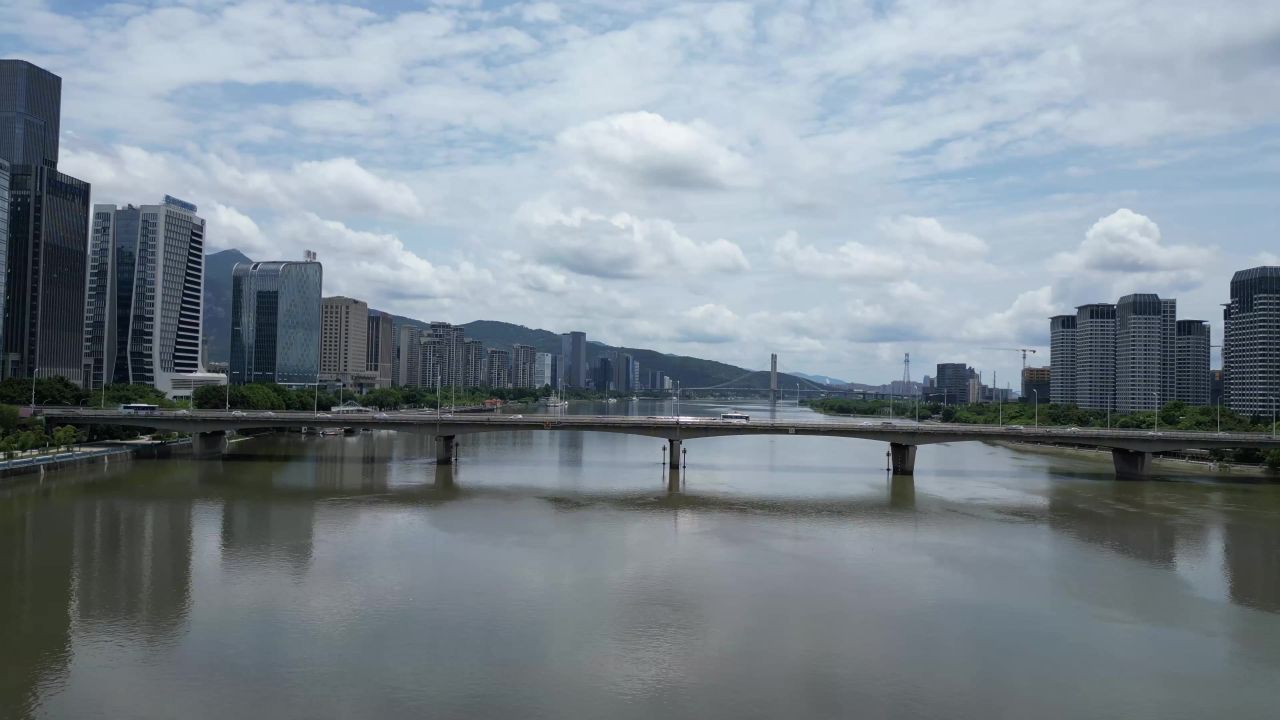  航拍福州闽江鳌峰大桥
