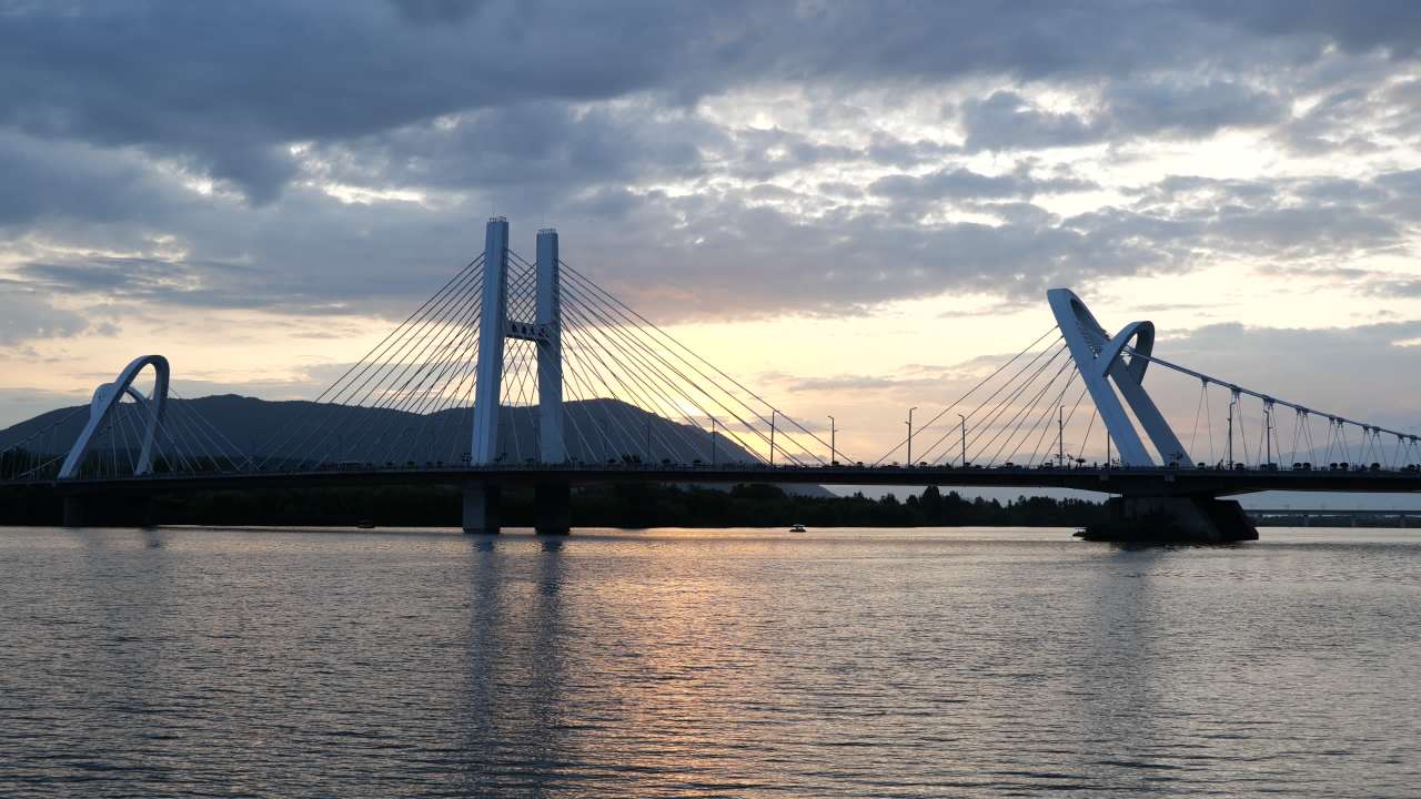 夕阳下的大桥 8